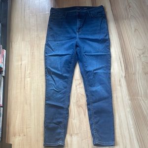 Old Navy Extra high rise rockstar super skinny jeans.